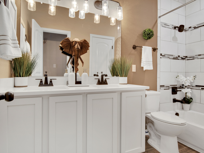 Tuscany Model Home - Downstairs Full Bathroom