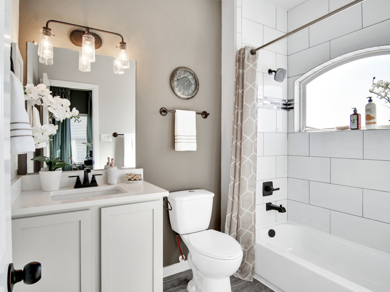 Tuscany Model Home - Upstairs Bathroom 1