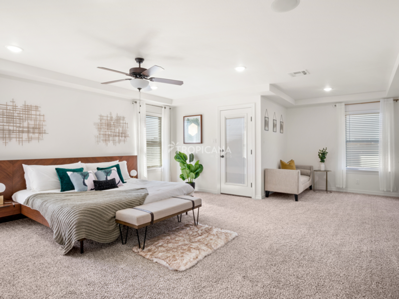Rebecca - Master bedroom and sitting area