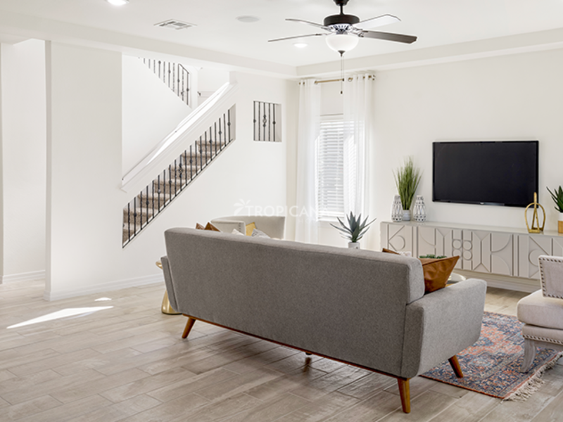 Rebecca - Living Area